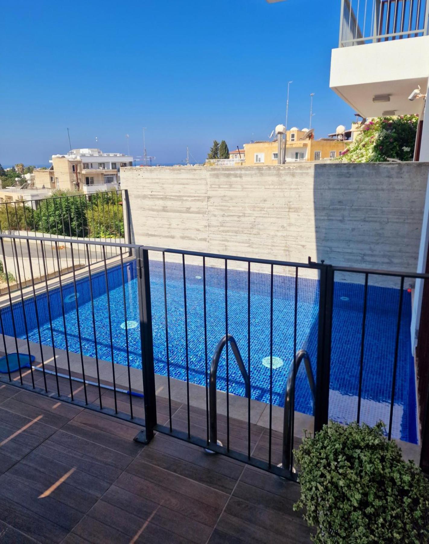 Leonidas Paphos